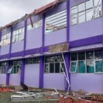 Tampak ruangan kelas yang roboh di SMAN 2 Gunung Putri, Kabupaten Bogor.