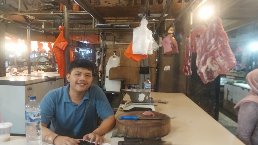 Pedagang Daging Pasar Cibinong Pilih Tetap Berjualan di Tengah Ajakan Mogok APDI