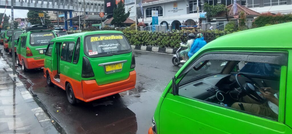 Pengamat Sebut Kebijakan Hapus Angkot Tua di Kota Bogor Bisa Berujung Gejolak Sosial