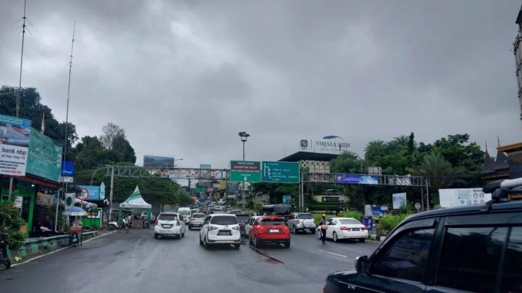 Usai Lebaran, Pemkab Bogor Bakal Tata Jalur Puncak : Pelebaran Jalan hingga Tertibkan Billboard
