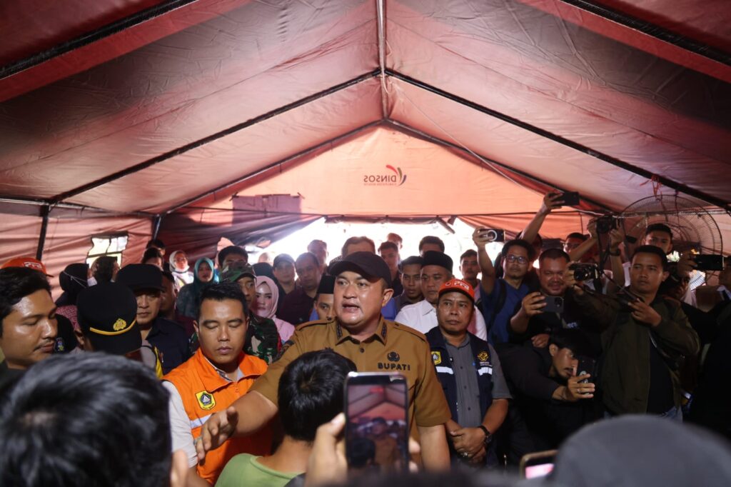 Pemkab Bogor Bantu Korban Pergeseran Tanah Sukamakmur, 60 KK Terima Bantuan Kontrak Rumah