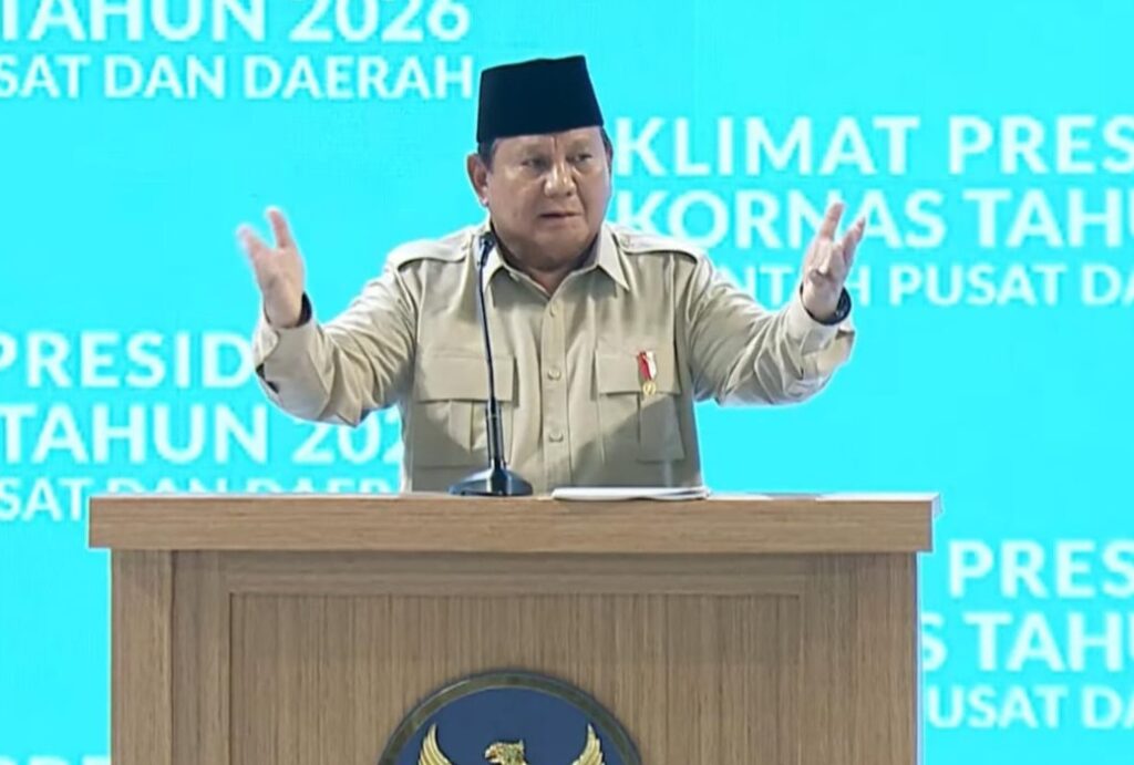 Cerita Prabowo Soal Spanduk Ayam Goreng di Hambalang