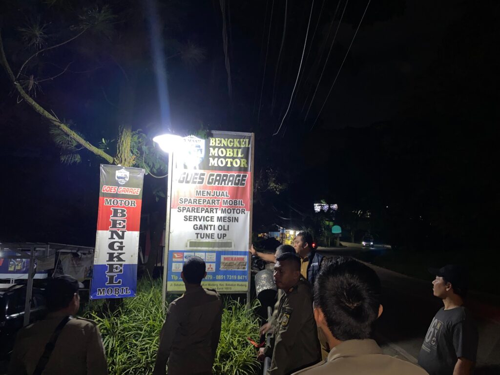 Disorot Prabowo, Pemkab Bogor Tertibkan 382 Baliho di Jalur Hambalang