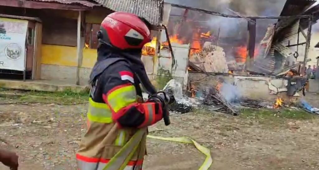Warung Soto di Jalan Raya Taman Cimanggu Bogor Terbakar