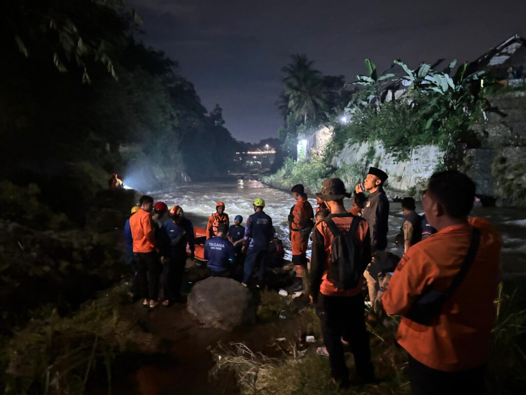 Breaking News ! Bocah 8 Tahun Hanyut di Aliran Sungai Cisadane