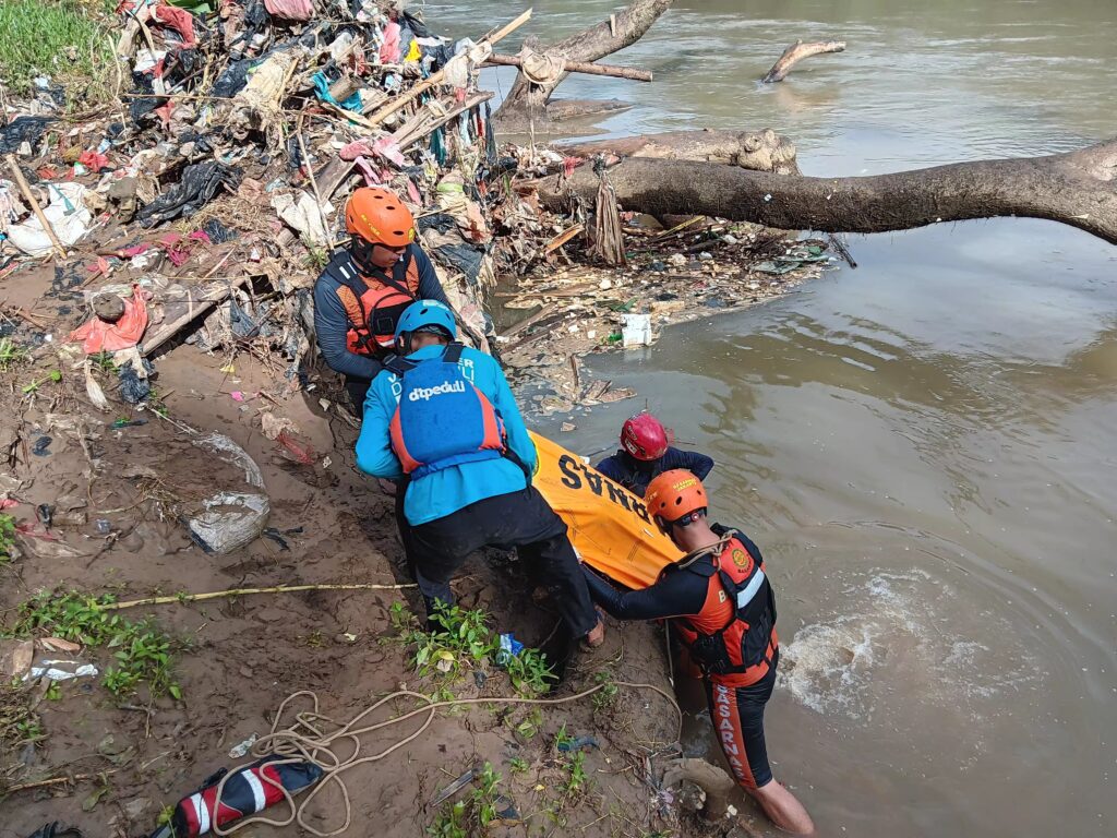 Terseret 9,7 Km di Sungai Cisadane, Pekerja Jembatan Leuwiranji Ditemukan Tewas