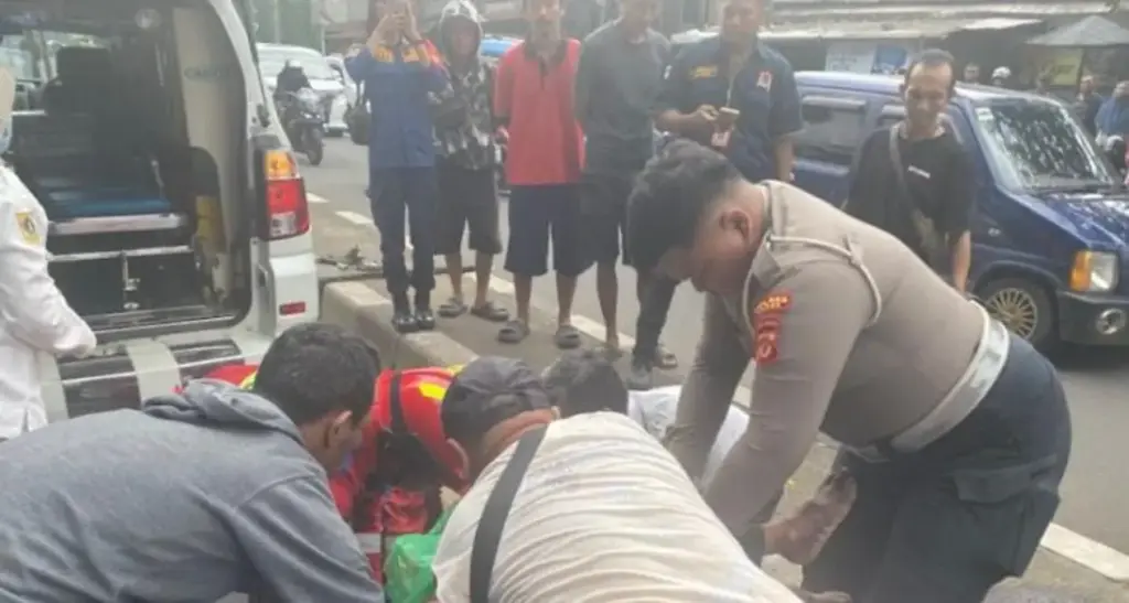 Detik-Detik Kecelakaan Maut di Jalan Jakarta–Bogor, Pemotor Tewas Ditempat