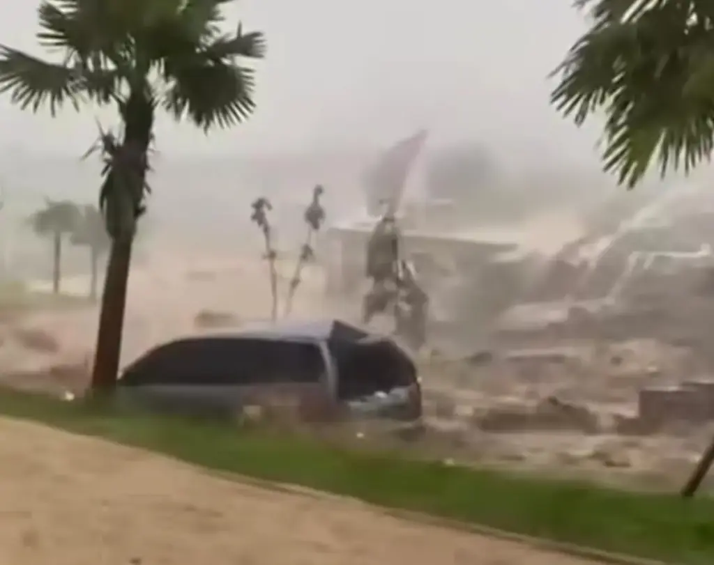 Hujan Deras Picu Luapan Sungai di Babakan Madang, Mobil Terseret Arus