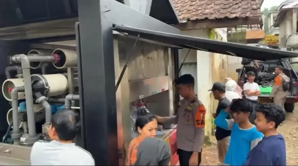 Polres Bogor Gandeng Brimob Cikeas Bangun Dapur Umum dan Fasilitas Air Bersih