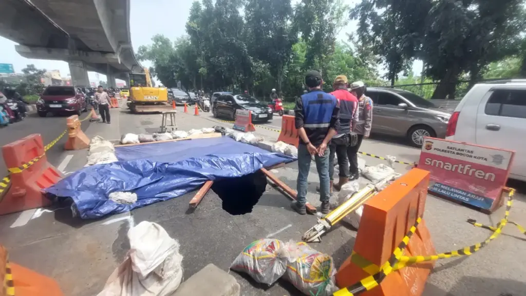 Jalan Soleh Iskandar Amblas 3 Meter, Kementerian PU Siapkan Pembongkaran dan Perbaikan