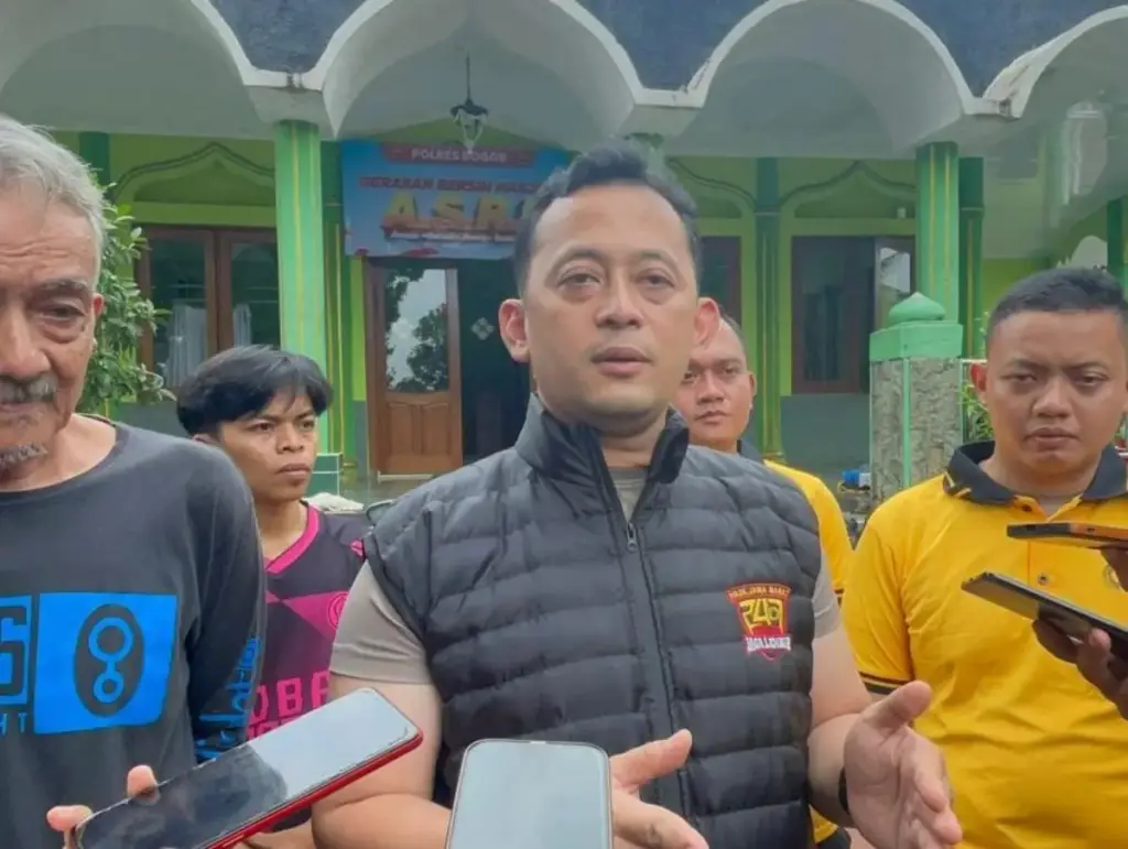 Dukung Program Indonesia ASRI, Polres Bogor Bersihkan 36 Masjid Jelang Ramadan