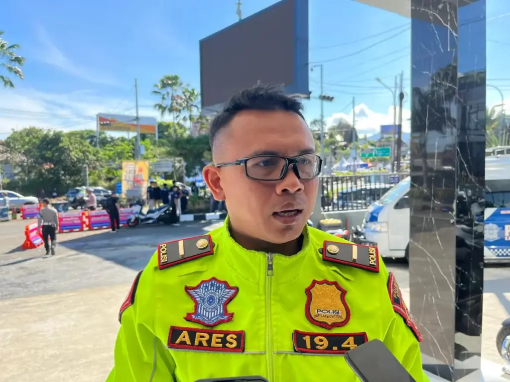 Satlantas Polres Bogor Periksa Pemotor yang Lawan Arah di Cibinong