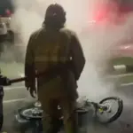 RX King Tabrak Ambulans di Stadion Pakansari : Motor Terbakar, Pengendara Kabur