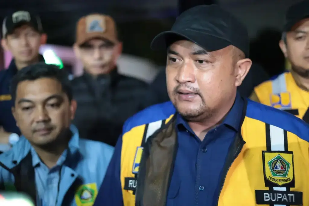 Bupati Bogor Pastikan Jalan Parung–Kemang Aman untuk Pemudik