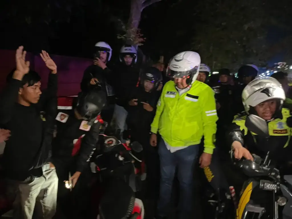 Patroli Gabungan Skala Besar di Bogor, Warga Kepergok Minum Ciu hingga Beri Imbauan Komunitas Motor