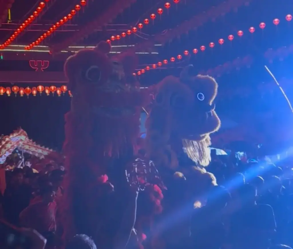 Meski Diguyur Hujan, Ribuan Warga Tumpah Ruah Saksikan Peryaan Cap Go Meh Kota Bogor