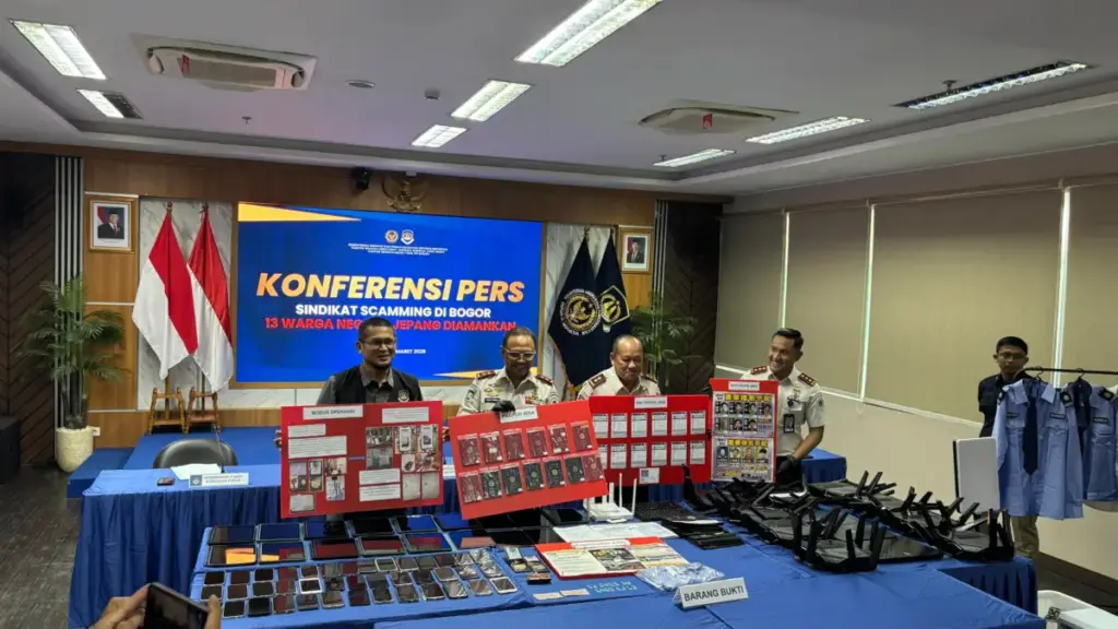 Imigrasi Bongkar Modus Penipuan Online 13 Warga Jepang di Bogor