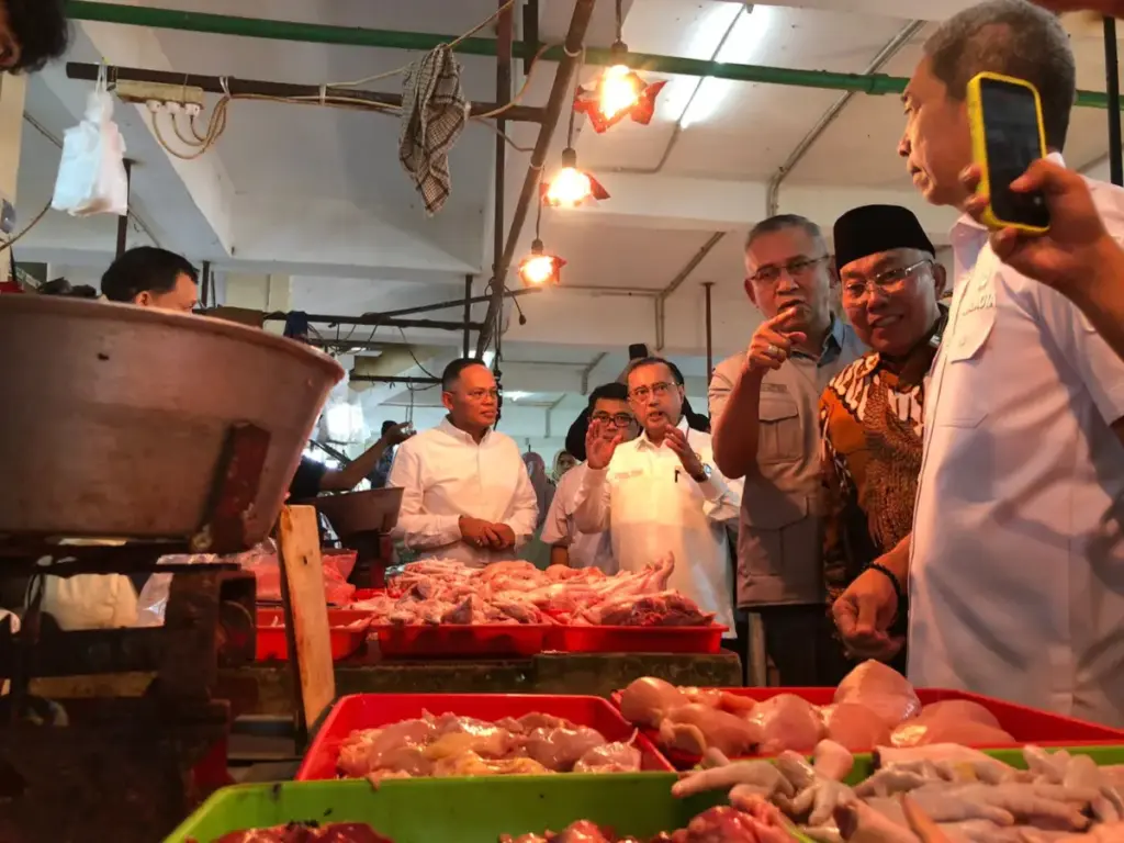 Komisi IX DPR RI Tinjau Keamanan Pangan di Pasar Jambu Dua Bogor Jelang Lebaran
