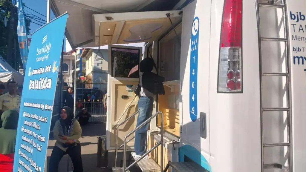 Antisipasi Kericuhan, Penukaran Uang Mobil Keliling Bank BJB di Balai Kota Bogor Selesai Sehari