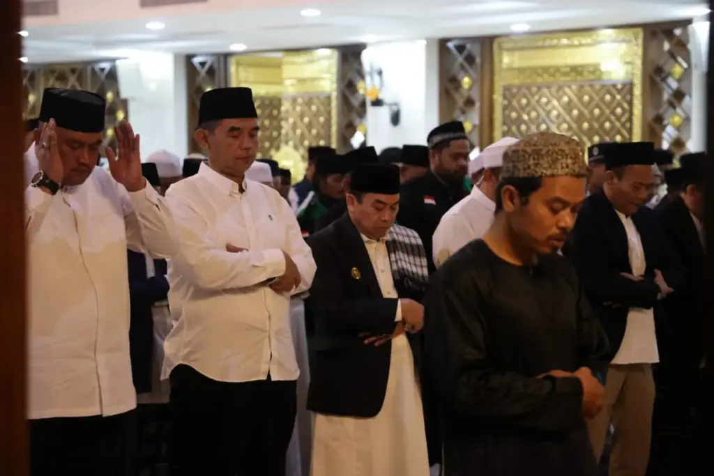 Bupati Bogor Rudy Susmanto Gelar I’tikaf dan Tahajud Bareng Masyarakat