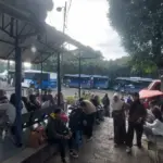 Pemudik Pilih Bus ke Jawa, Terminal Baranangsiang Dipadati H-2 Lebaran