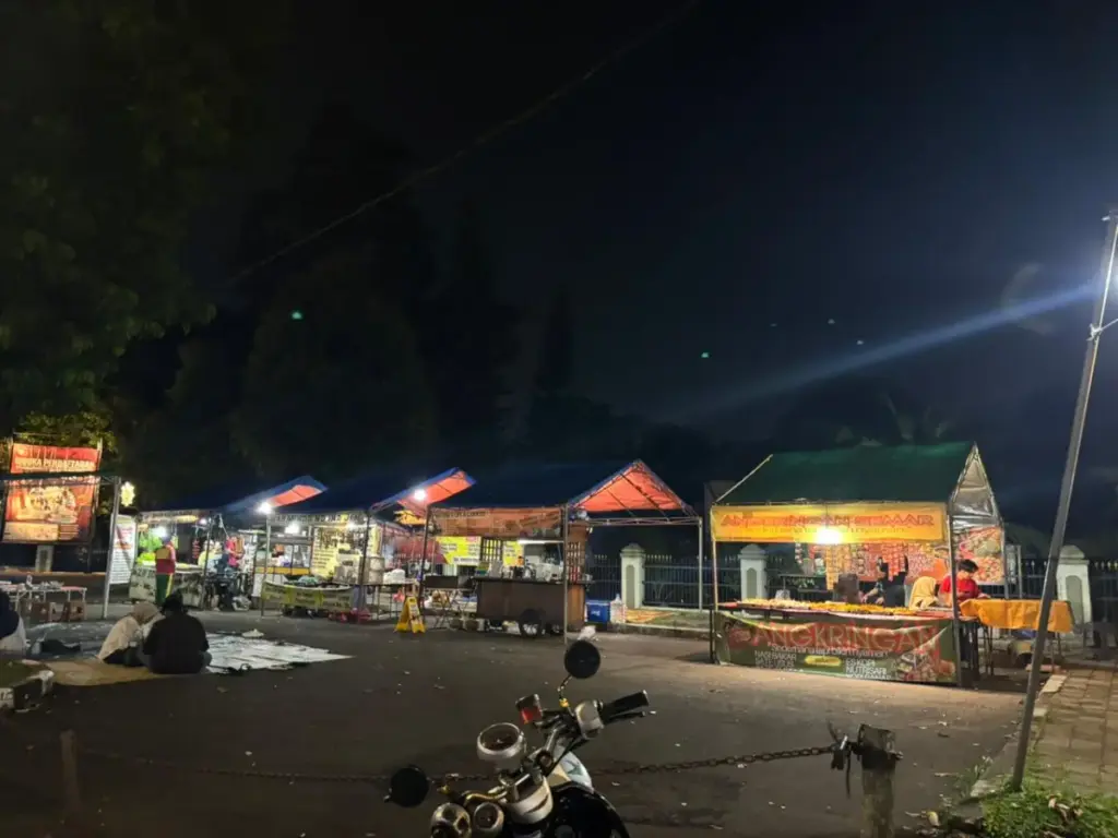 Pemkot Bogor Wajibkan PKL Malam Bayar Retribusi di Jalan Sudirman