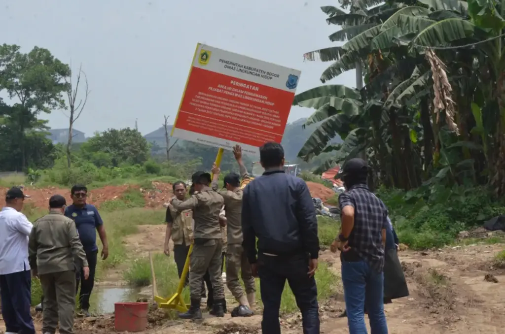 DLH Kabupaten Bogor Segel TPA Ilegal di Klapanunggal
