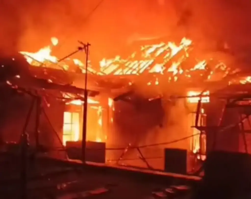 Korsleting Listrik di Basement, Rumah dan Toko Elektronik di Sukaraja Ludes Terbakar
