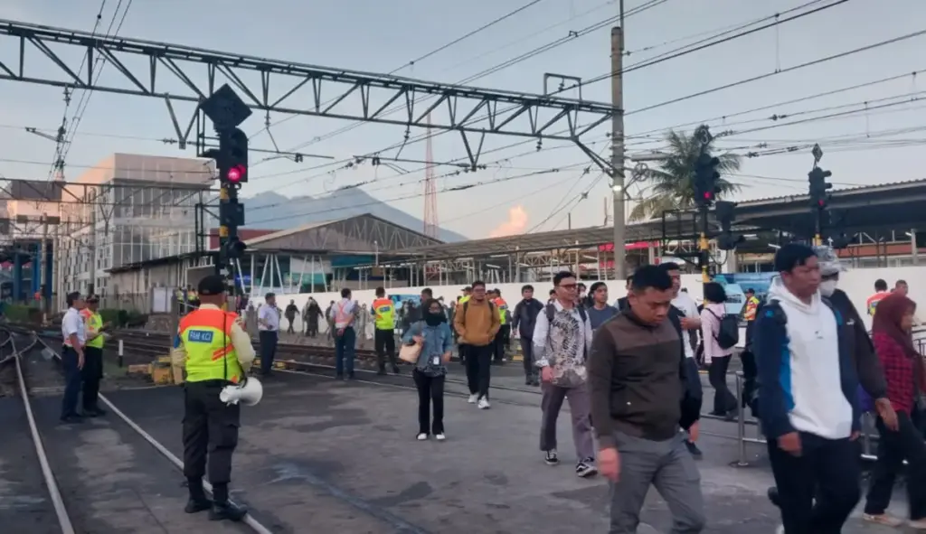 KAI Commuter Tutup Jalur 6-8 Stasiun Bogor, Penumpang Dialihkan Ke Peron 2 sampai 5