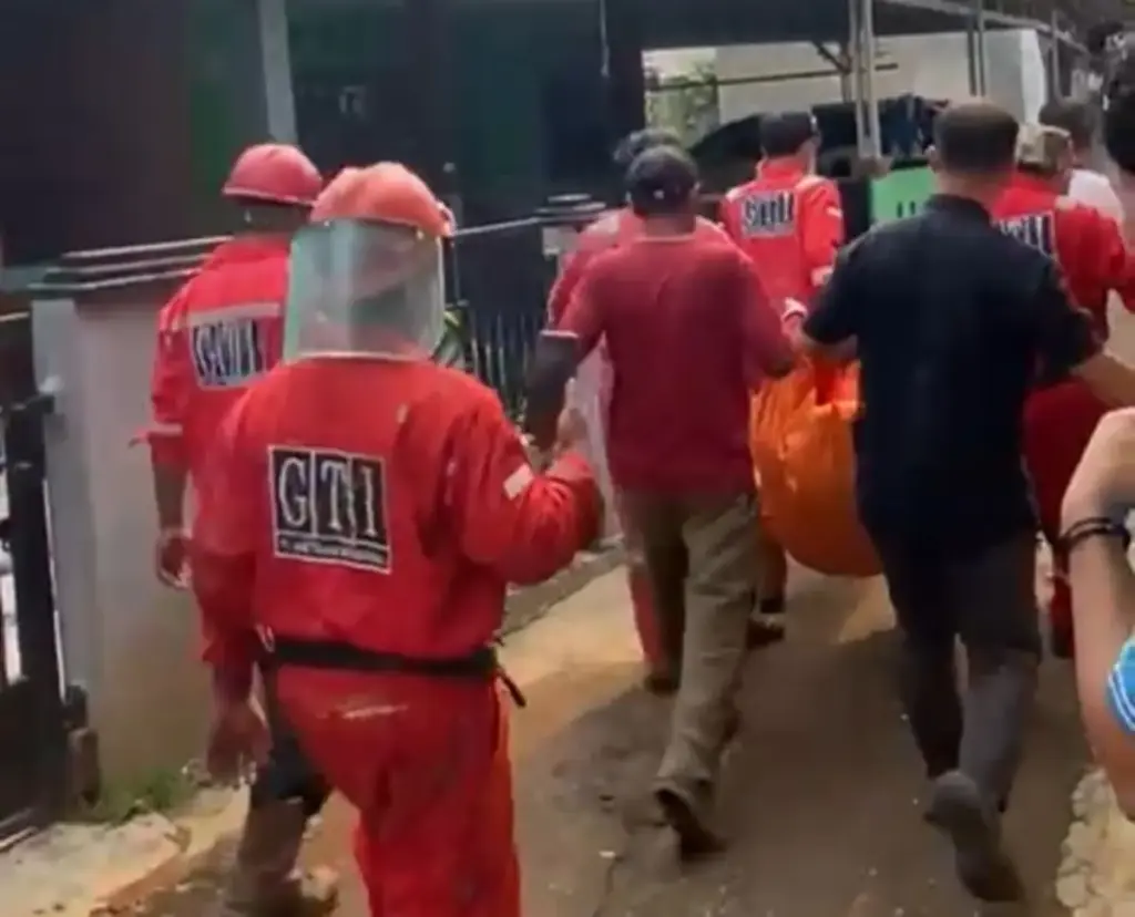 Kamar Dipenuhi Lalat, Seorang Pria Ditemukan Tewas di Kontrakan Klapanunggal