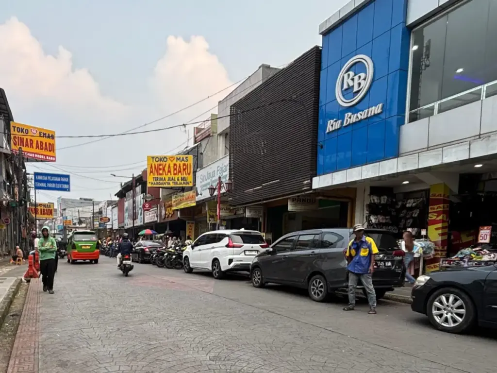 Sistem Parkir Baru Suryakencana Berlaku, Juru Parkir Tetap Kejar Target Setoran Harian