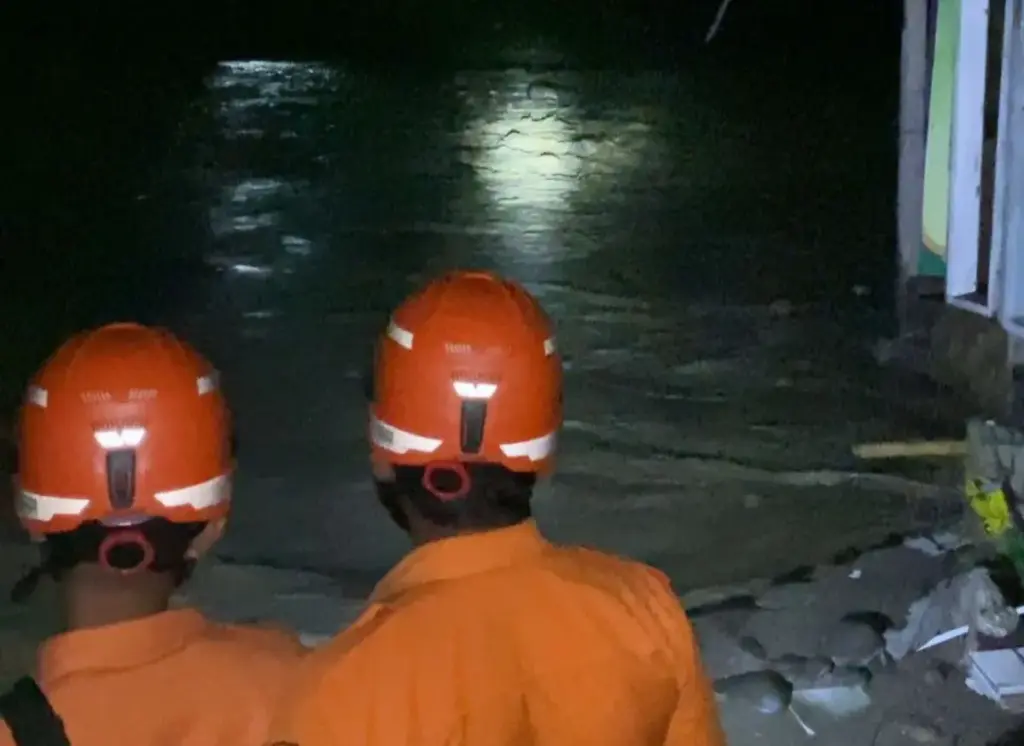 Banjir Rendam Ponpes Al-Alfathiyyah Jonggol, Puluhan Santri Dievakuasi