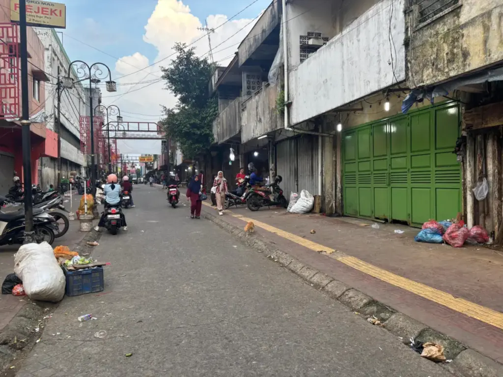 Usai PKL Ditertibkan, Jalan Pedati Bogor Masih Dihantui Masalah Sampah