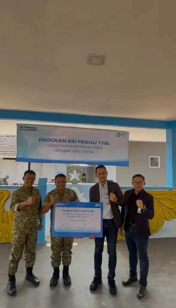 BRI Subang Serahkan Bantuan Ambulans TJSL