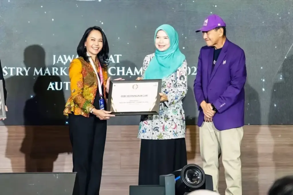 MARKETING WEEK