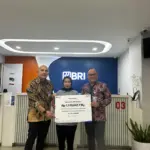 BRI Life melalui BRI Soekarno Hatta Serahkan Klaim AJK KPR Rp1,11 Miliar