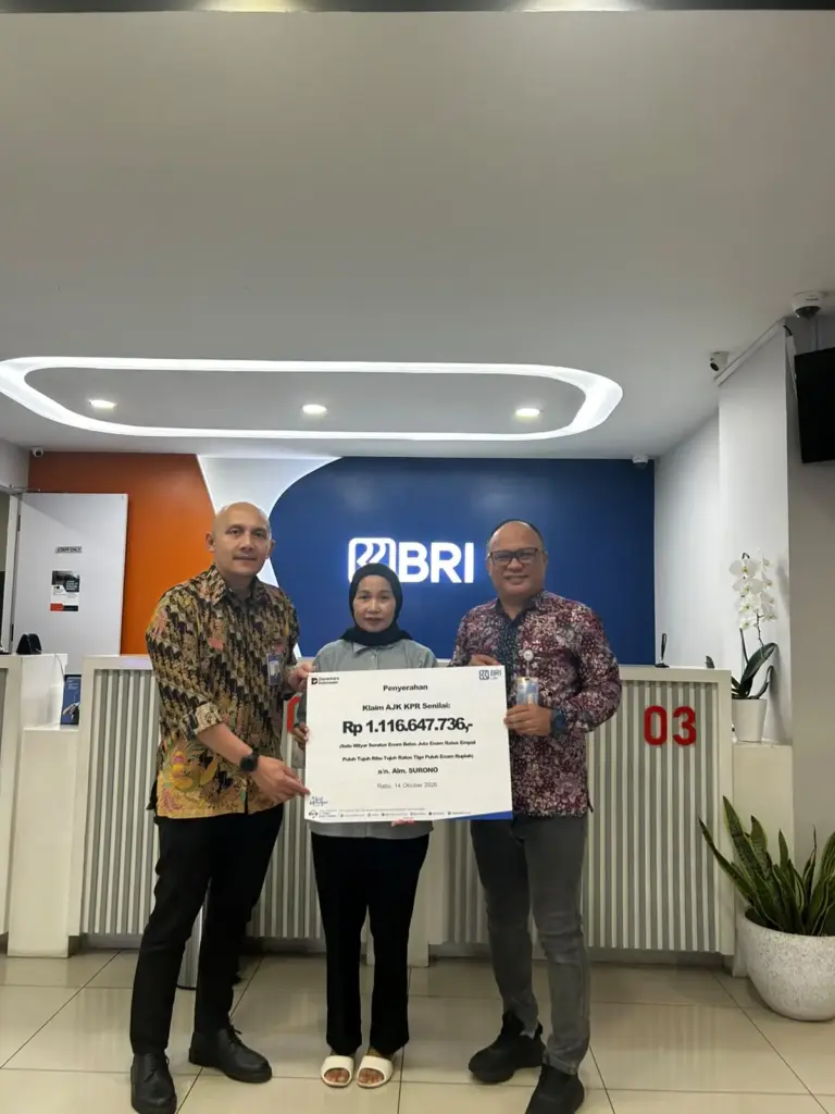 BRI Life melalui BRI Soekarno Hatta Serahkan Klaim AJK KPR Rp1,11 Miliar